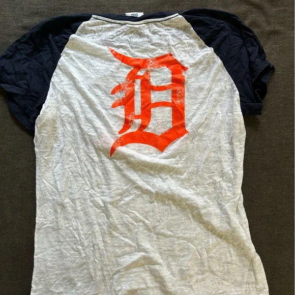 Detroit tigers burnout baseball tee genuine merchandise - Picture 5 of 6